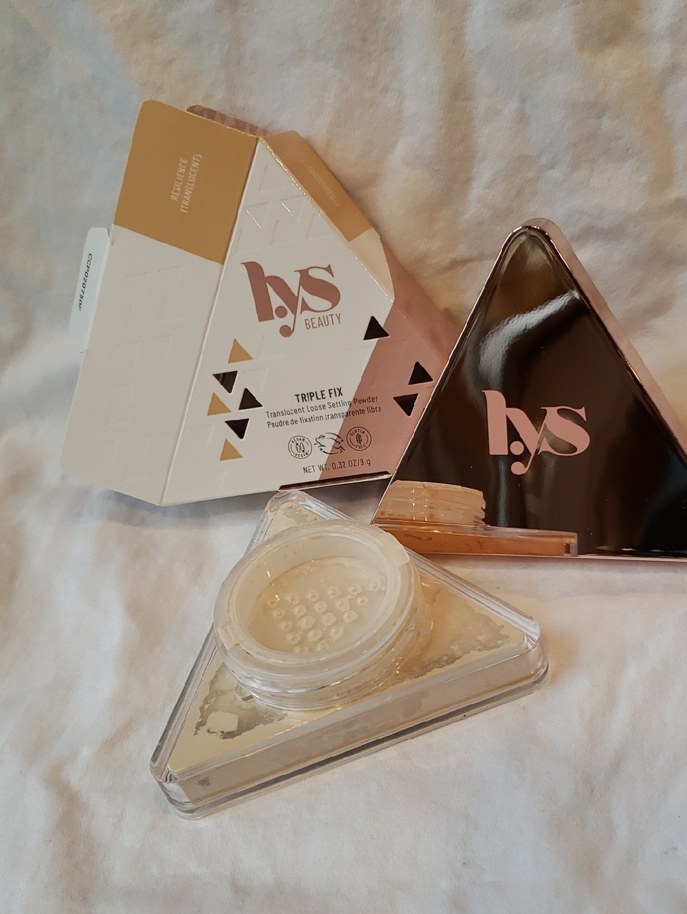 LYS Beauty  Triple Fix Loose Talc Free Translucent Setting Powder
